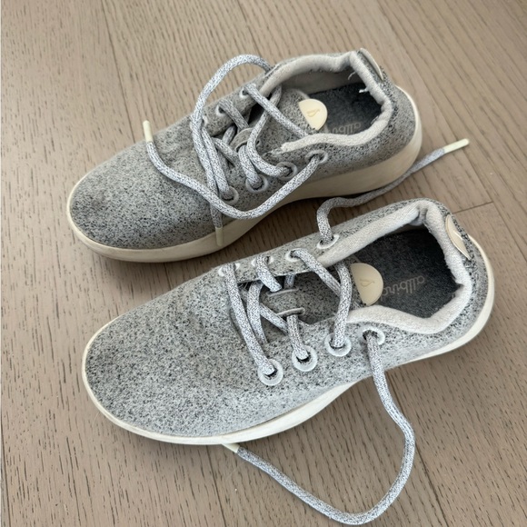 Allbirds Wool Runners Mizzles in Light Grey - Picture 2 of 7